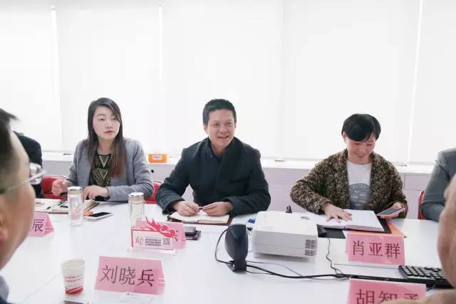 安徽銅陵郊區(qū)大橋經濟開發(fā)區(qū)與東方龍商務簽訂委托招商引資合作協議