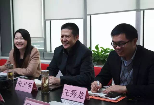湖南懷化洪江市人大常委會主仼楊宏花率隊來訪上海東方龍國際商務(wù)平臺考察交流