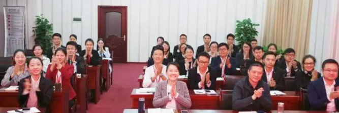 舉行投資選址項(xiàng)目評(píng)估會(huì),多個(gè)項(xiàng)目將于近期在上海總部、深圳分公司與相關(guān)政府園區(qū)進(jìn)行對(duì)接 舉行投資選址項(xiàng)目評(píng)估會(huì),多個(gè)項(xiàng)目將于近期在上海總部、深圳分公司與相關(guān)政府園區(qū)進(jìn)行對(duì)接