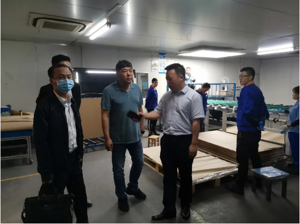 陪同政府園區赴特種玻璃深加工投資選址項目方對接考察,深度交流,為合作奠定堅實基礎 陪同政府園區赴特種玻璃深加工投資選址項目方對接考察,深度交流,為合作奠定堅實基礎