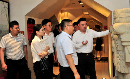 陪同政府園區(qū)赴縣域總部基地投資選址項目方對接考察,推動縣域經(jīng)濟高質(zhì)量發(fā)展 陪同政府園區(qū)赴縣域總部基地投資選址項目方對接考察,推動縣域經(jīng)濟高質(zhì)量發(fā)展