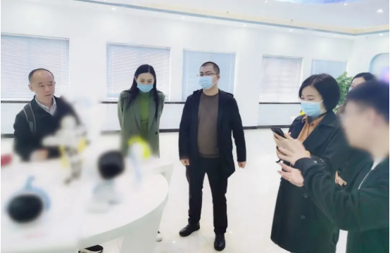 高科技、高創(chuàng)新、高成長!四川某地方政府成功考察電子產(chǎn)品顯示模組投資選址項目 高科技、高創(chuàng)新、高成長!四川某地方政府成功考察電子產(chǎn)品顯示模組投資選址項目