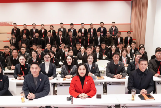 東方龍商務集團開工第一課——職業經理人必須具備的素質 東方龍商務集團開工第一課——職業經理人必須具備的素質