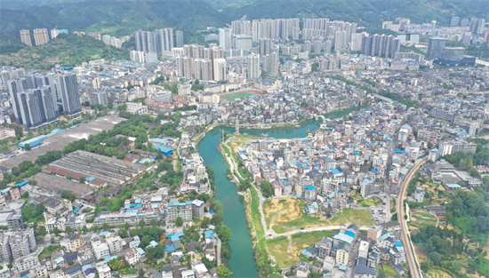 集團全力助推湖南吉首市委托招商招商引資，打造產(chǎn)業(yè)發(fā)展新地標