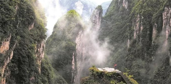 集團全力助推湖南吉首市委托招商招商引資，打造產(chǎn)業(yè)發(fā)展新地標