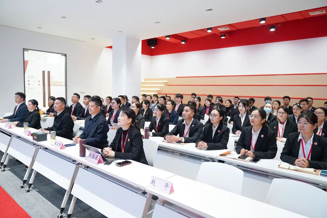 聚焦重點，拓寬渠道，重“精”重“效”，推動落地！11月中旬，集團成功通過33個優(yōu)質(zhì)投資選址項目