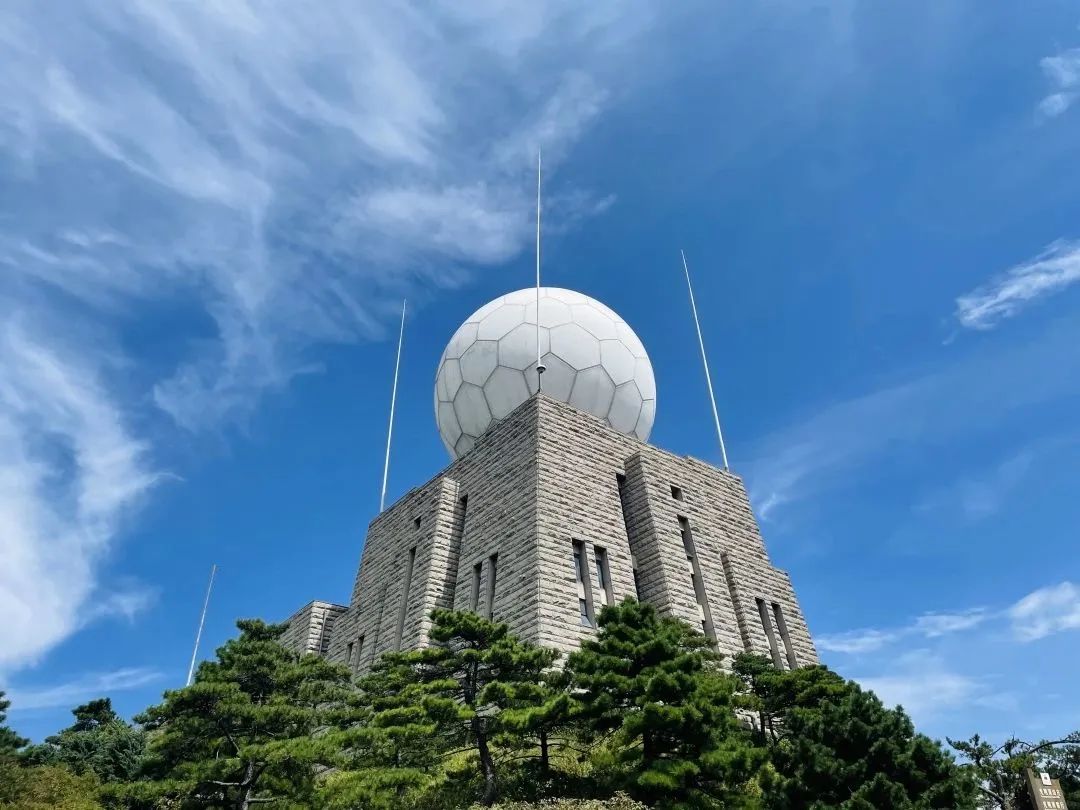 東方龍商務與春天有個約會!集團100余人赴安徽黃山“團建”,太嗨了!“奔跑二季度”——我們準備好了! 東方龍商務與春天有個約會!集團100余人赴安徽黃山“團建”,太嗨了!“奔跑二季度”——我們準備好了!
