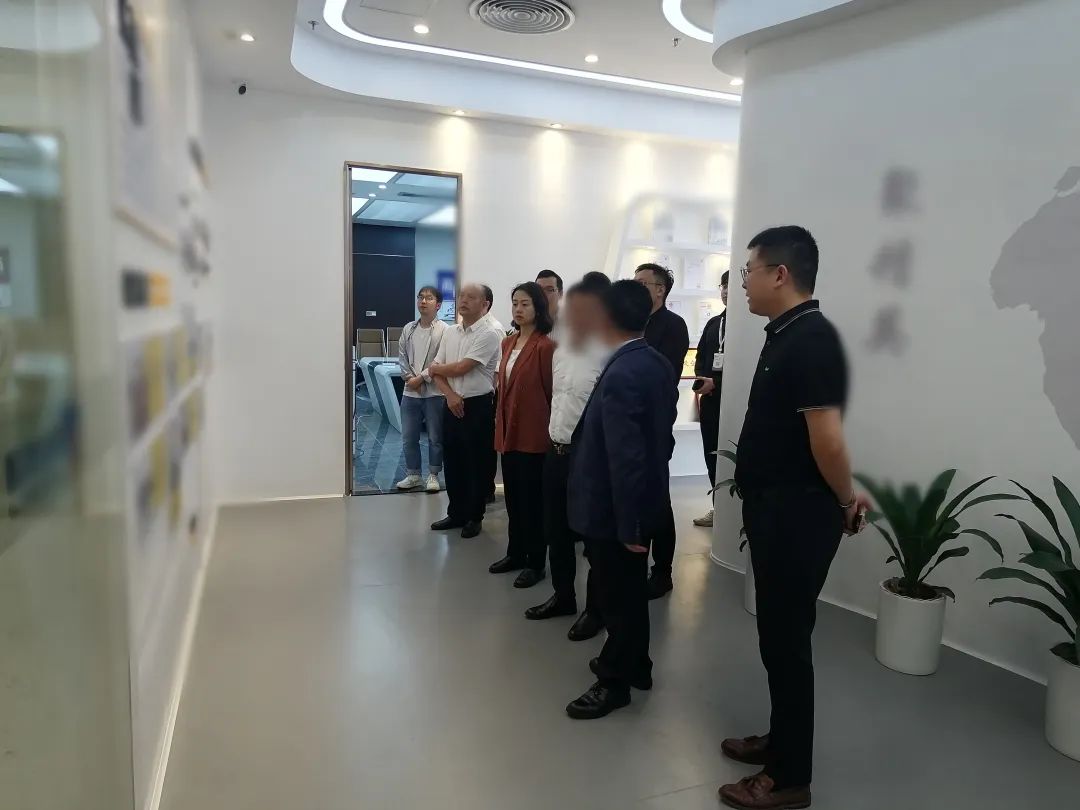 投資額30億，年產(chǎn)值100億！四川某地方政府園區(qū)黨工委書記帶隊實地參觀調(diào)研智能終端產(chǎn)業(yè)鏈生產(chǎn)投資選址項目