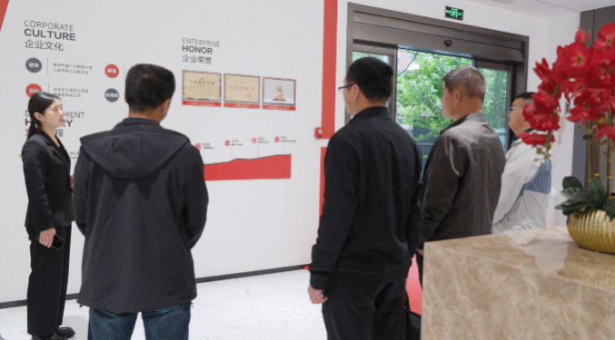 4月,集團共接待了113家政府園區,其中最高單日來訪量達17家 4月,集團共接待了113家政府園區,其中最高單日來訪量達17家