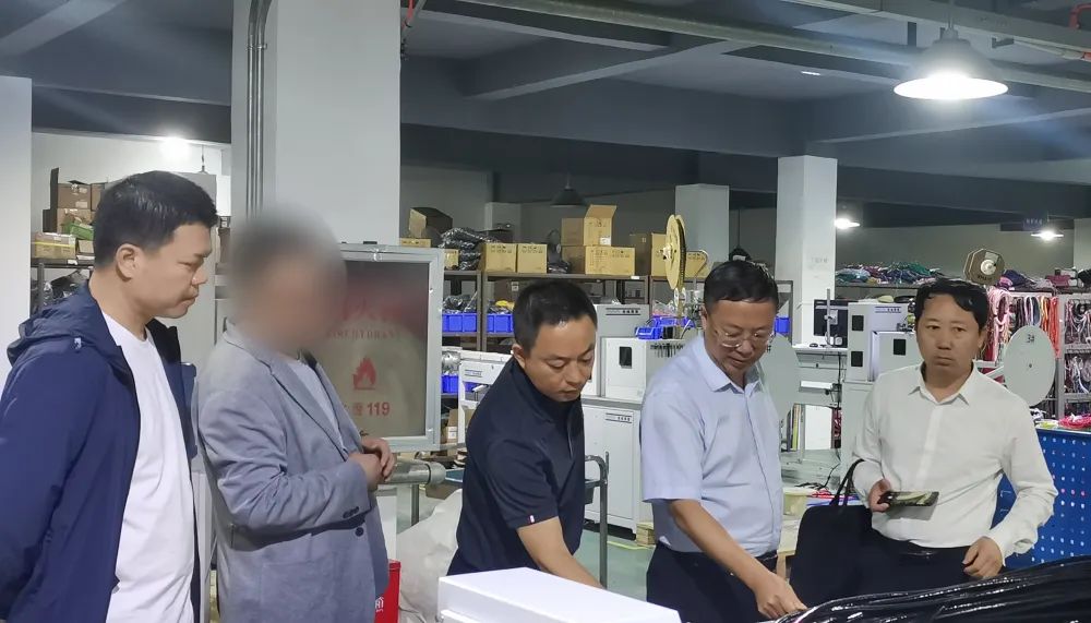 加緊推進時效，鞏固合作成果，增進落地可能！四川某地方政府實地考察機械設備零部件擴建投資選址項目企業(yè)