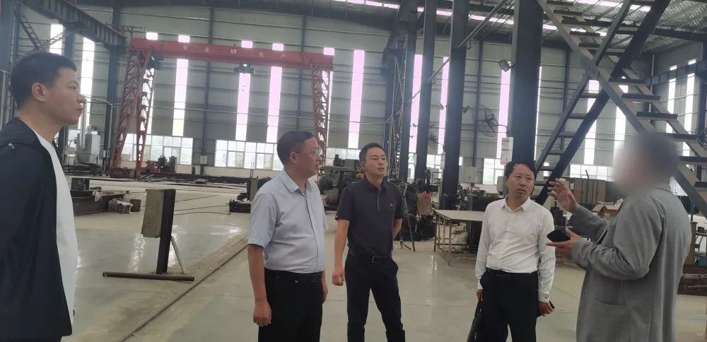 加緊推進時效，鞏固合作成果，增進落地可能！四川某地方政府實地考察機械設備零部件擴建投資選址項目企業(yè)