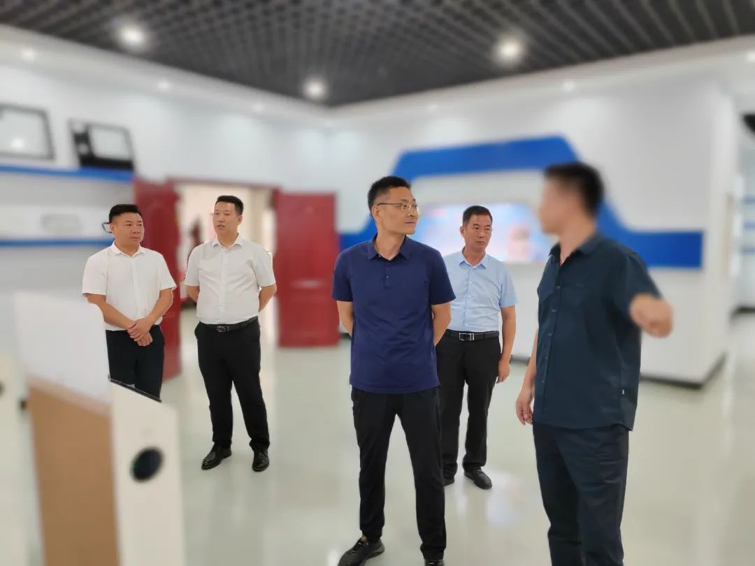僅1個月！集團(tuán)推動高品質(zhì)觸摸屏生產(chǎn)投資選址項目成功落戶湖北襄陽南漳縣