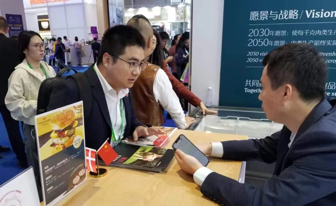 【進博頻道】超吸睛!項目跑起來,招商熱起來!東方龍商務帶你沉浸式打卡進博現場 【進博頻道】超吸睛!項目跑起來,招商熱起來!東方龍商務帶你沉浸式打卡進博現場