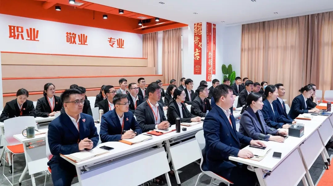 集團(tuán)召開一季度干部會議，分析項目開發(fā)突破方法，加大項目反向考察力度，明確“奔跑二季度”競賽主要目標(biāo)！