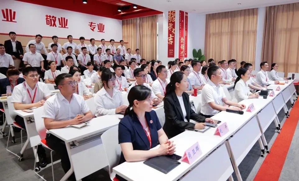 引領(lǐng)投資新風(fēng)向，精準(zhǔn)把握招商脈搏！7月中旬，集團(tuán)共44個(gè)優(yōu)質(zhì)投資選址項(xiàng)目通過(guò)評(píng)估
